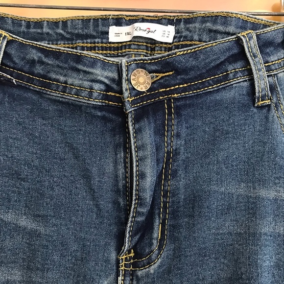 Distressed jeans - Picture 4 of 9